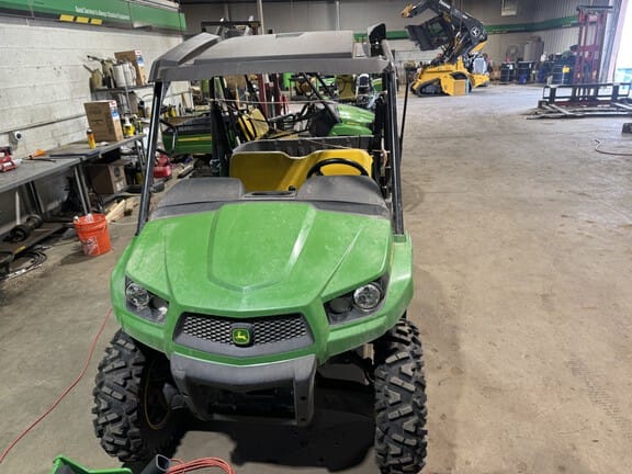 2021 John Deere XUV 560E Equipment Image0