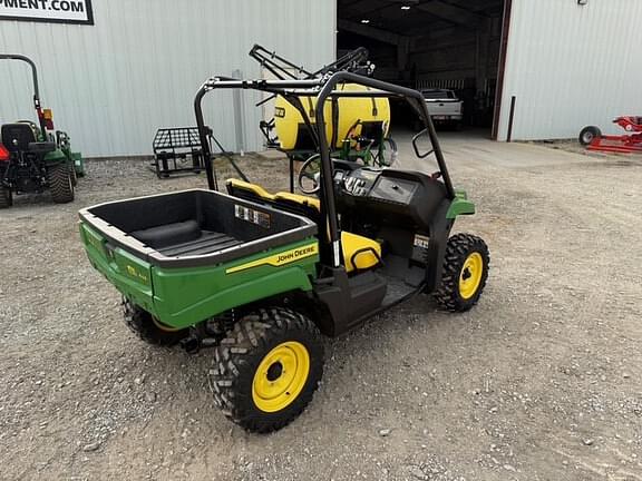 Image of John Deere XUV 560E equipment image 2