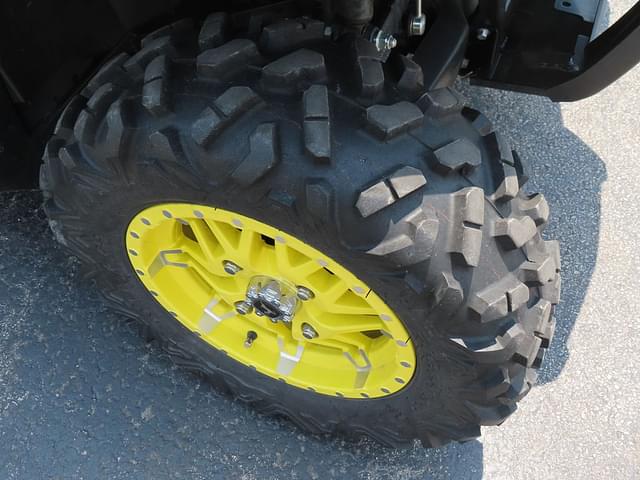 Image of John Deere XUV 590M equipment image 3