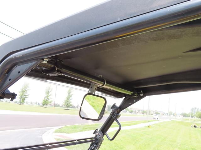 Image of John Deere XUV 590M equipment image 4
