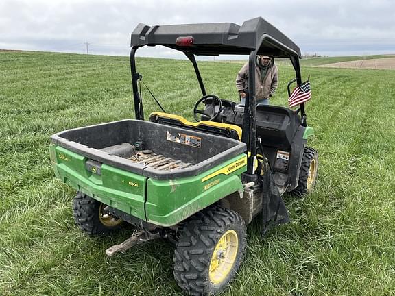Image of John Deere XUV 590M equipment image 2