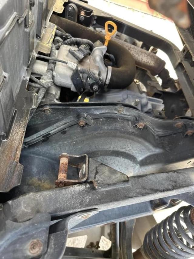 Image of John Deere XUV 590M equipment image 4
