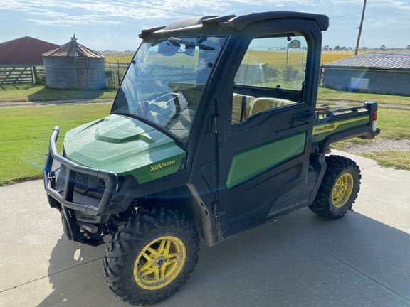 2021 John Deere XUV 835M Equipment Image0