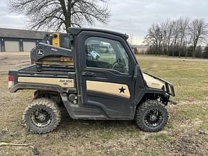 2021 John Deere XUV 835M Honor Edition Image