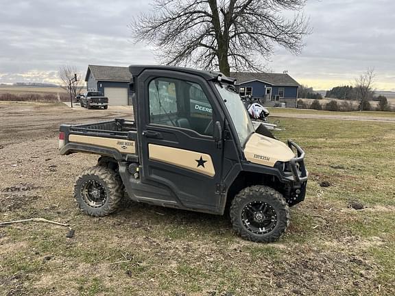 Image of John Deere XUV 835M Honor Edition equipment image 1