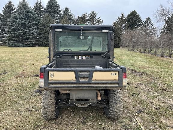 Image of John Deere XUV 835M Honor Edition equipment image 2