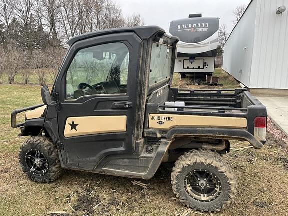 Image of John Deere XUV 835M Honor Edition equipment image 3