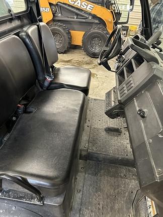 Image of John Deere XUV 835M equipment image 3