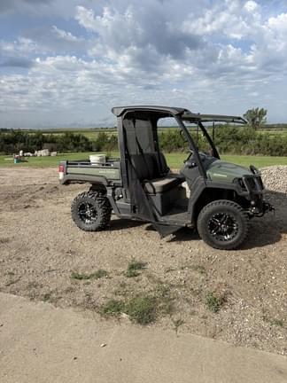 Image of John Deere XUV 835M equipment image 1