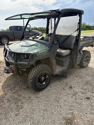 2021 John Deere XUV 835M Equipment Image0