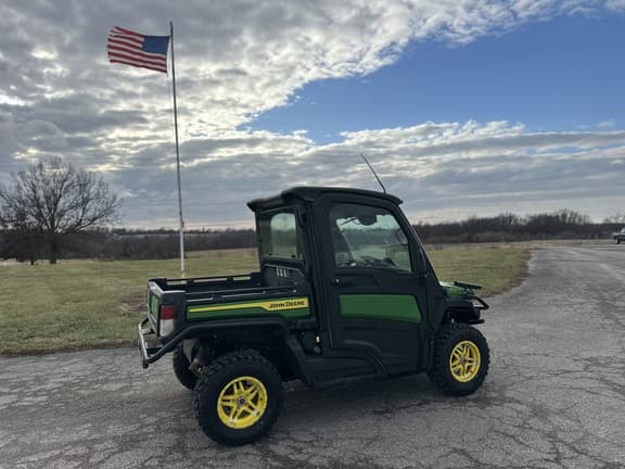 Image of John Deere XUV 835M Primary image