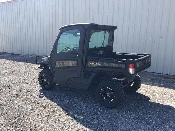 Image of John Deere XUV 835M equipment image 2