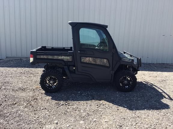 Image of John Deere XUV 835M equipment image 3