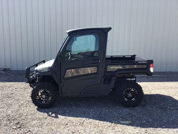 2021 John Deere XUV 835M Equipment Image0