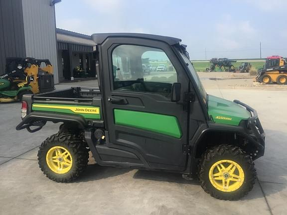 Image of John Deere XUV 835M Primary image
