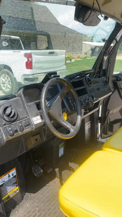 Image of John Deere XUV 835M equipment image 3