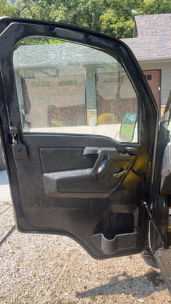 Image of John Deere XUV 835M equipment image 1