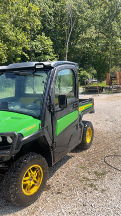 Image of John Deere XUV 835M Primary image