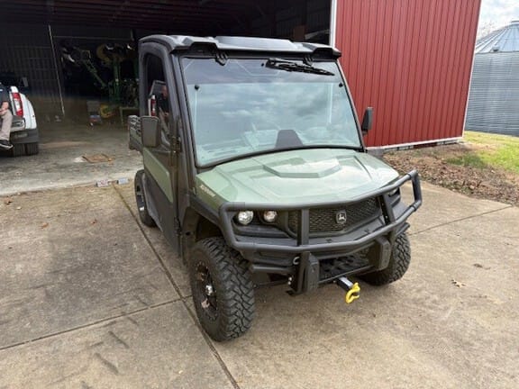 2021 John Deere XUV 835M Equipment Image0