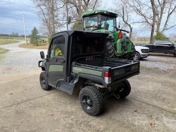 Image of John Deere XUV 835M equipment image 2