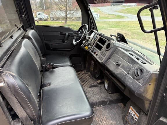 Image of John Deere XUV 835M equipment image 4