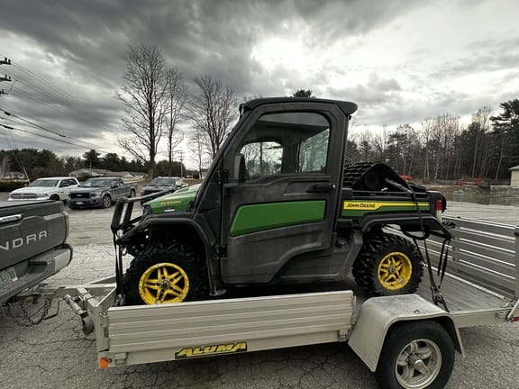 2021 John Deere XUV 835M Equipment Image0