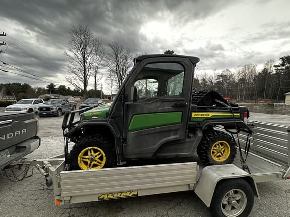 Image of John Deere XUV 835M Primary image
