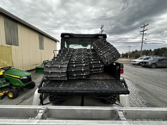 Image of John Deere XUV 835M equipment image 4