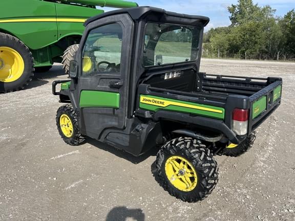 Image of John Deere XUV 835M equipment image 2
