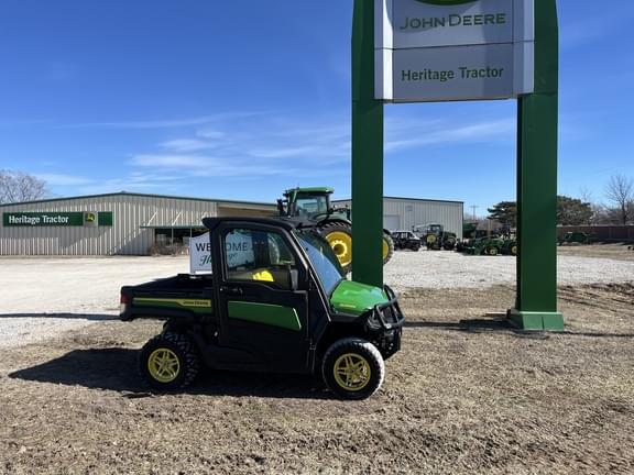 Image of John Deere XUV 835M equipment image 2