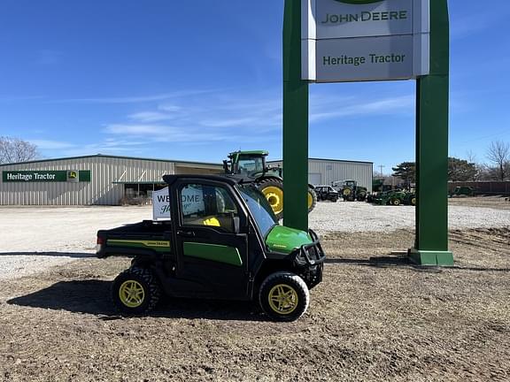 Image of John Deere XUV 835M equipment image 1