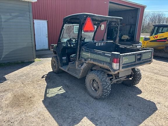 Image of John Deere XUV 835M equipment image 3