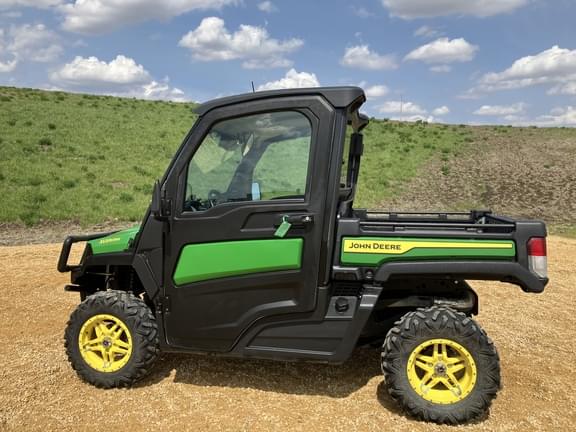 Image of John Deere XUV 835M equipment image 1