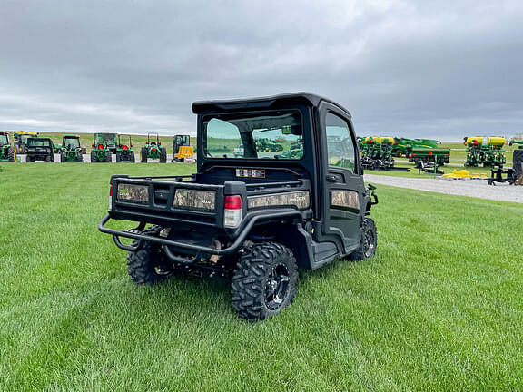 Image of John Deere XUV 835M equipment image 4