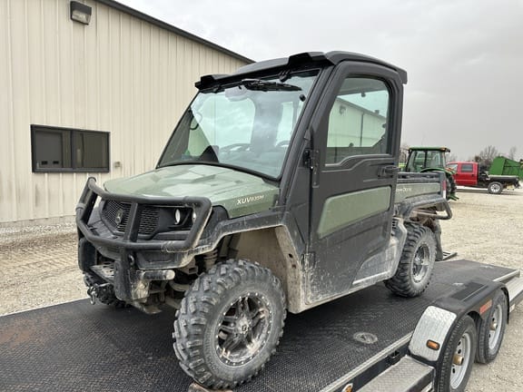 2021 John Deere XUV 835M Equipment Image0
