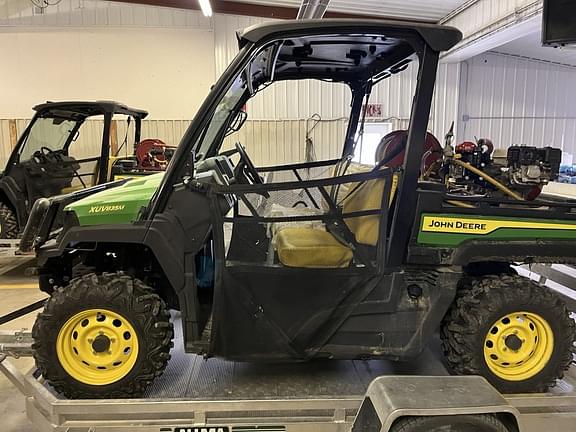 Image of John Deere XUV 835M equipment image 1
