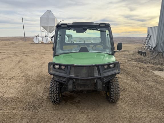 Image of John Deere XUV 835M equipment image 1