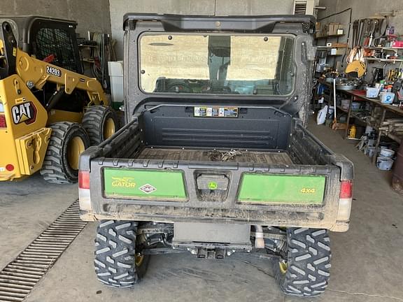 Image of John Deere XUV 835M equipment image 1