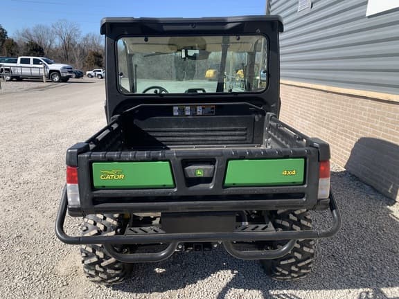 Image of John Deere XUV 835M equipment image 3