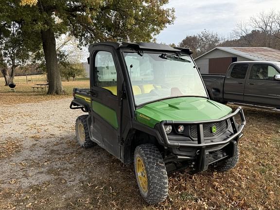 Image of John Deere XUV 835M equipment image 1