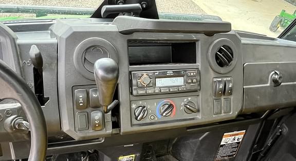 Image of John Deere XUV 835M equipment image 1