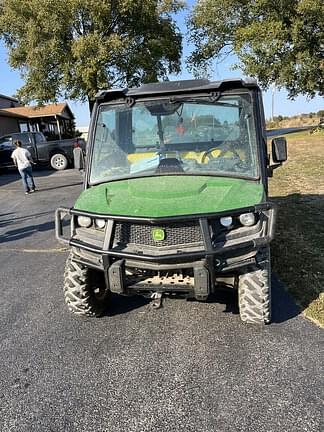 Image of John Deere XUV 835M equipment image 1