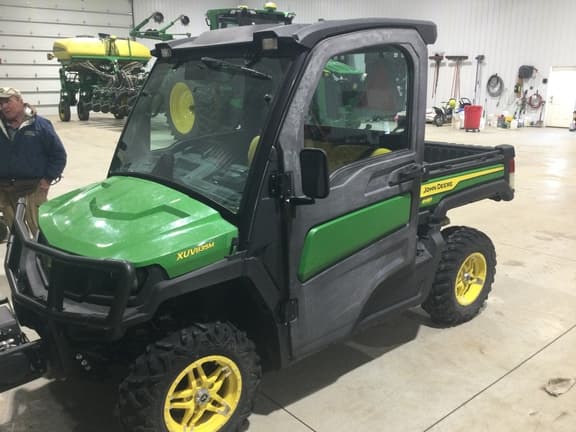 Image of John Deere XUV 835M Primary image