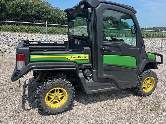 Image of John Deere XUV 835M equipment image 1