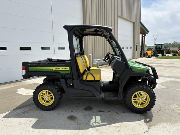 Image of John Deere XUV 835M equipment image 1