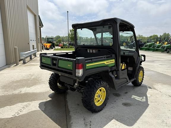 Image of John Deere XUV 835M equipment image 2