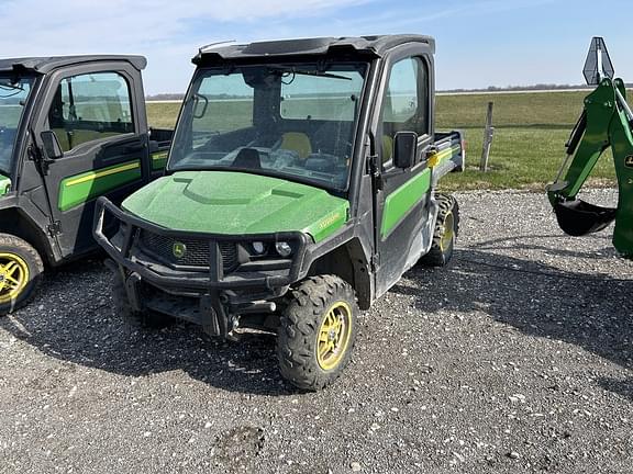 Image of John Deere XUV 835M Primary image