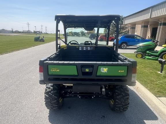 Image of John Deere XUV 835M equipment image 3