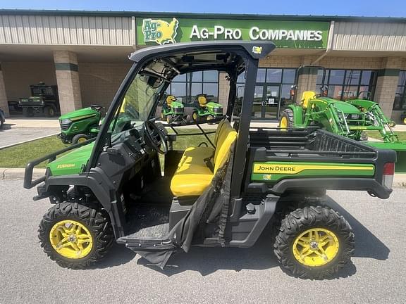 Image of John Deere XUV 835M equipment image 1