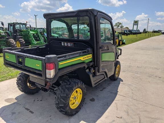 Image of John Deere XUV 835M equipment image 4